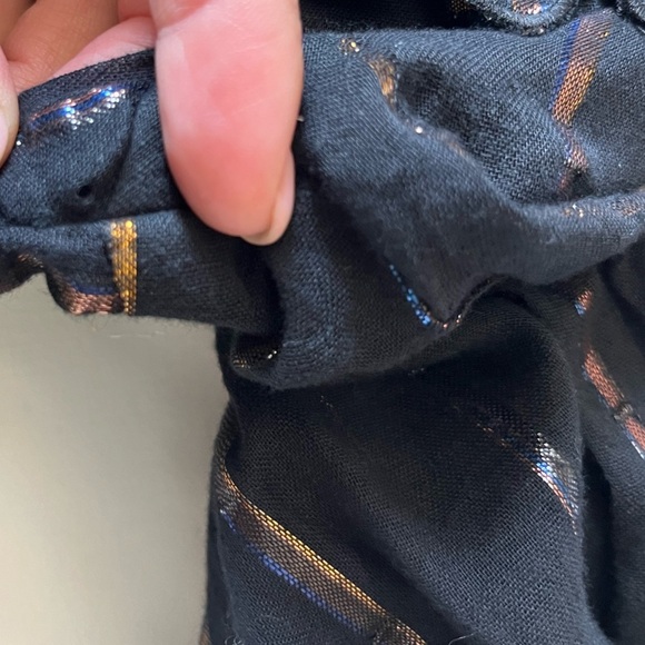 NWT Farm Rio Metallic Stripe Ruffle Shirt in Black XS
⭐️holes - Picture 5 of 9